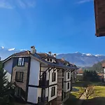Sunny Mountain View רזלוג