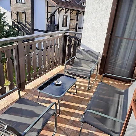 Sunny Mountain View *